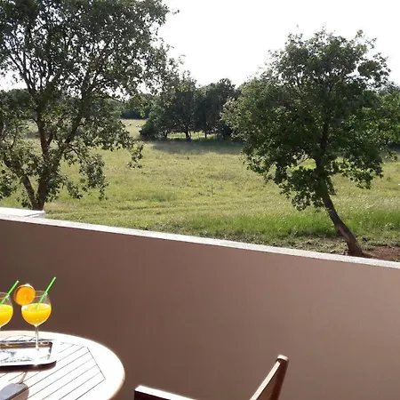 Apartamento Apartman F & E Medulin