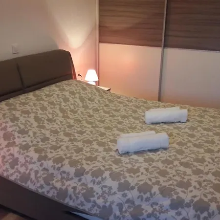 Apartman F & E Medulin